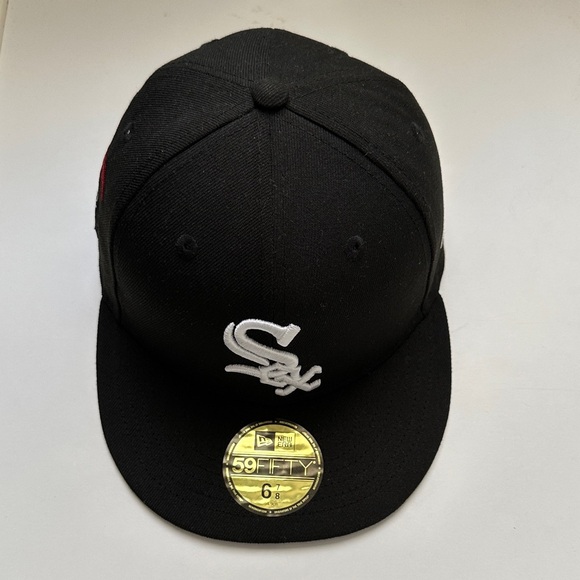New Era Black Cap with White Embroidery - Picture 4 of 9